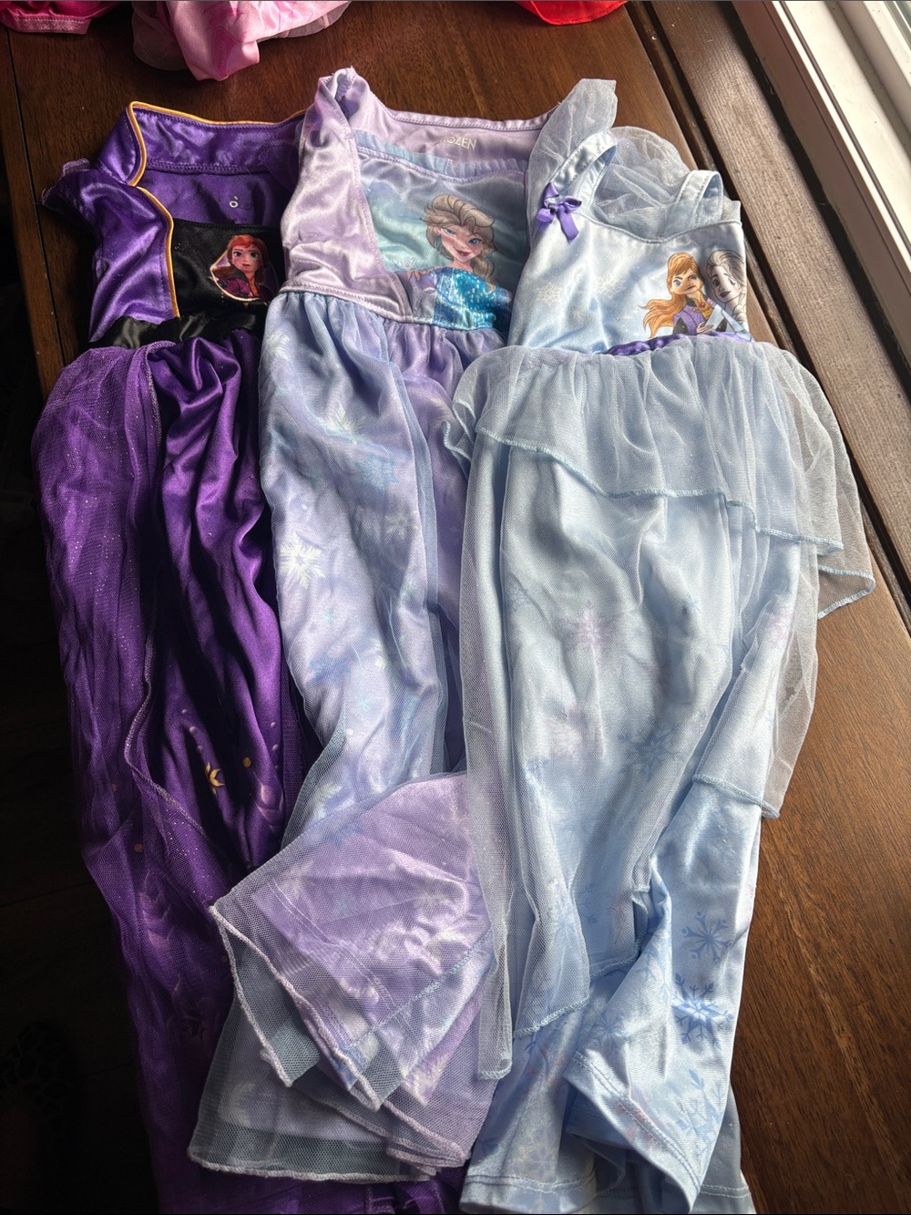 Frozen nightgowns 4t - Picture 2 of 2